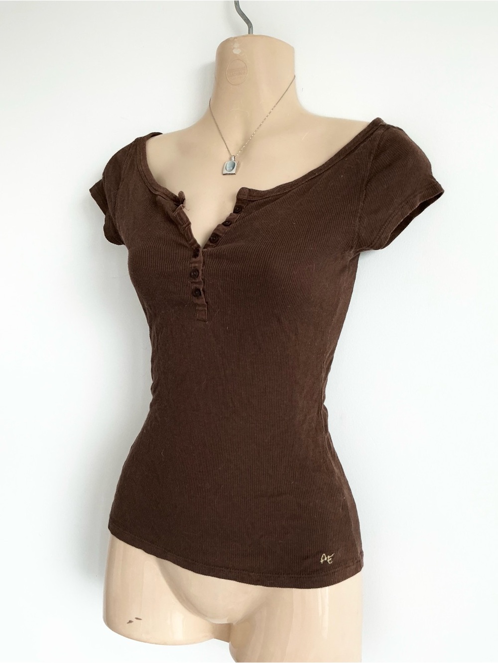 Y2K vintage American eagle Brown button up Short Sleeve Henley top Bella swan - Picture 2 of 3